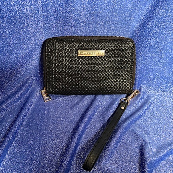 LAURA ASHLEY BLACK WALLET/PASSPORT CASE WRISTLET - Picture 1 of 5